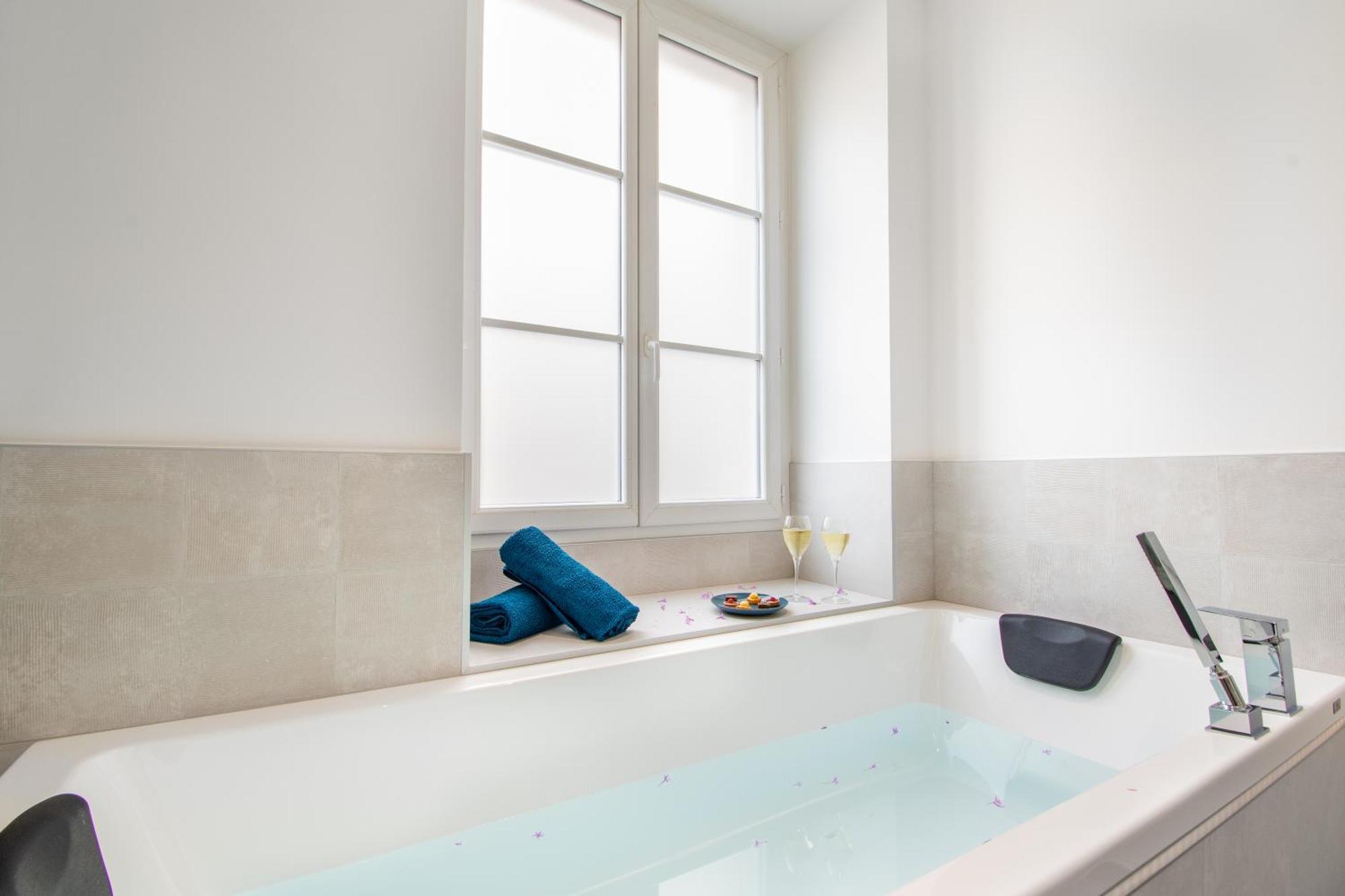 L'Appartement Des Ducs Avec Baignoire Double ナント エクステリア 写真